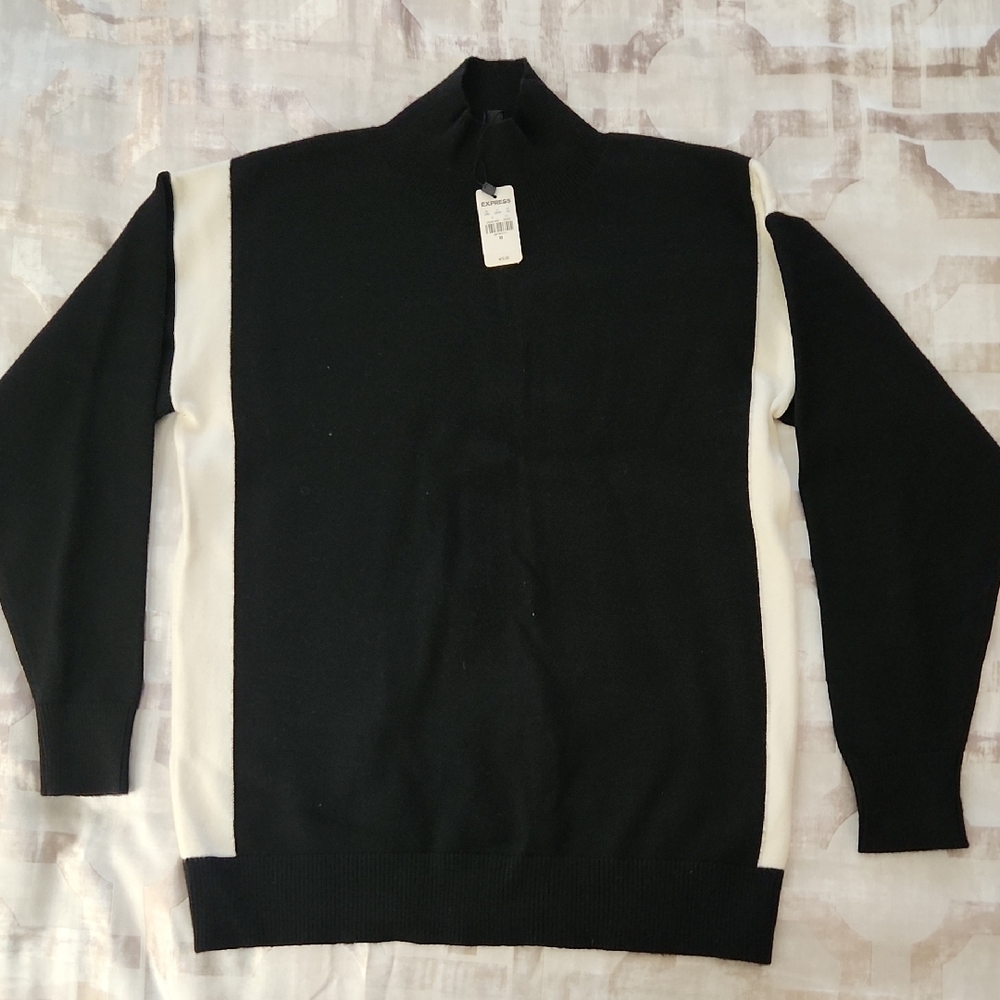 NWT Express Women's Oversized Black and White Sweater